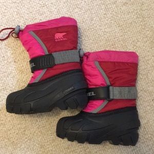 Sorel kids snow boot Size 11